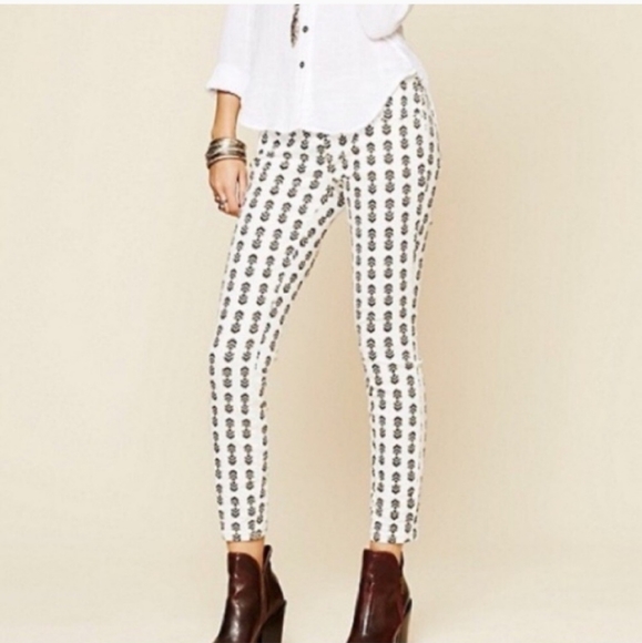 Free People Denim - Free People Chevron Pattern White Skinny Jeans